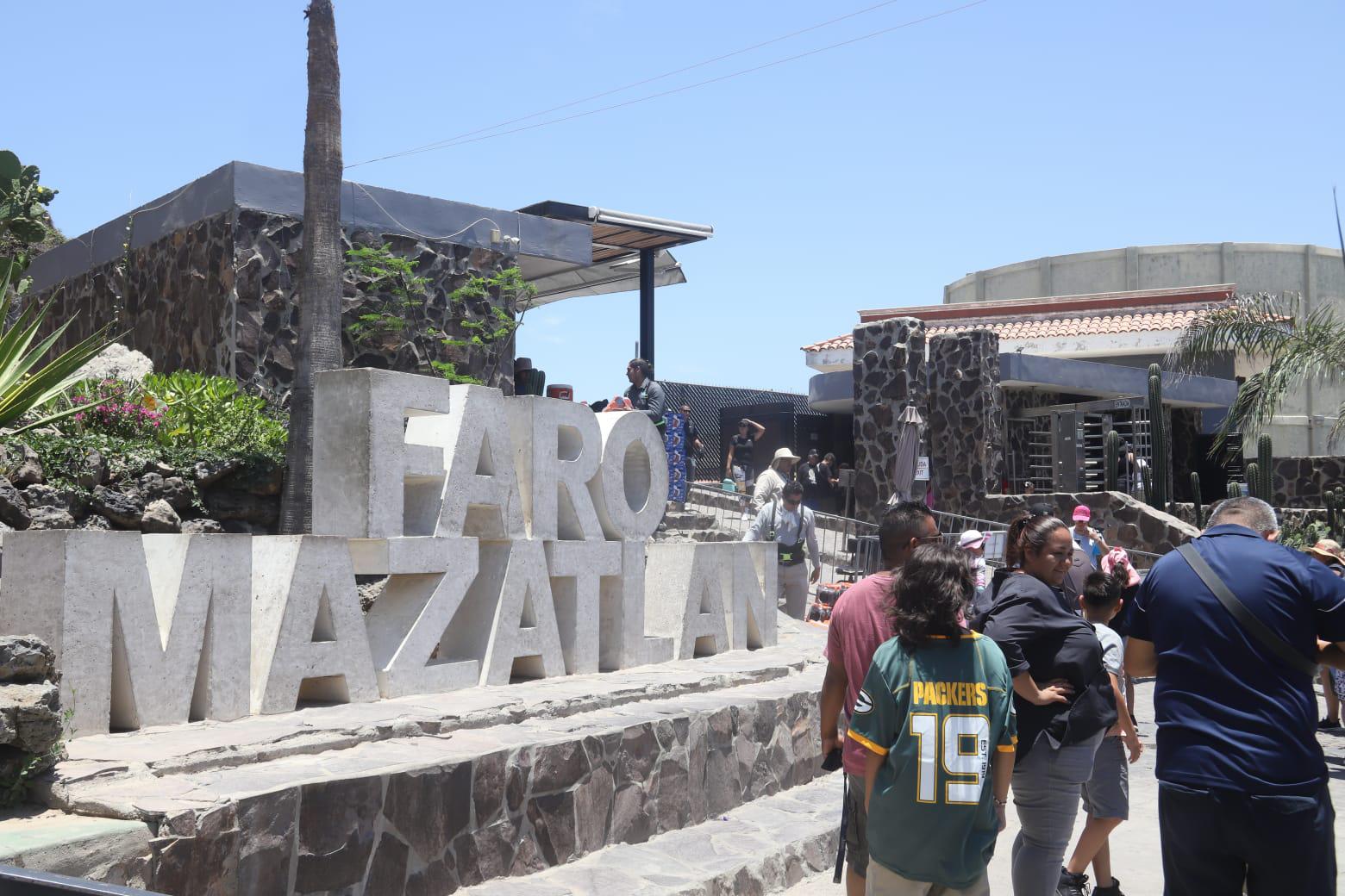 $!Cerrarán acceso al Faro de Mazatlán en horas de altas temperaturas