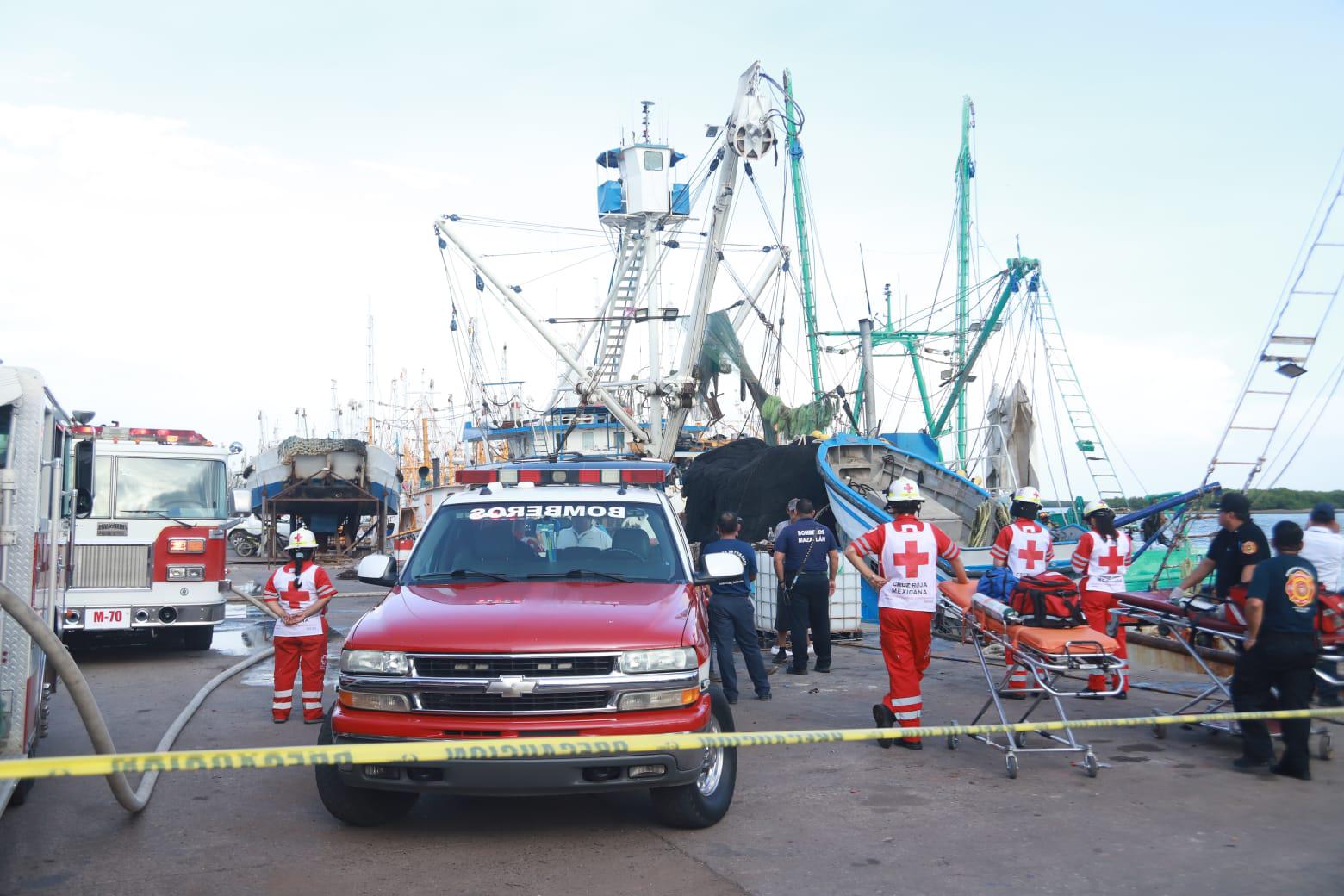 $!Trabajos de reparación generan explosión en barco camaronero de Mazatlán