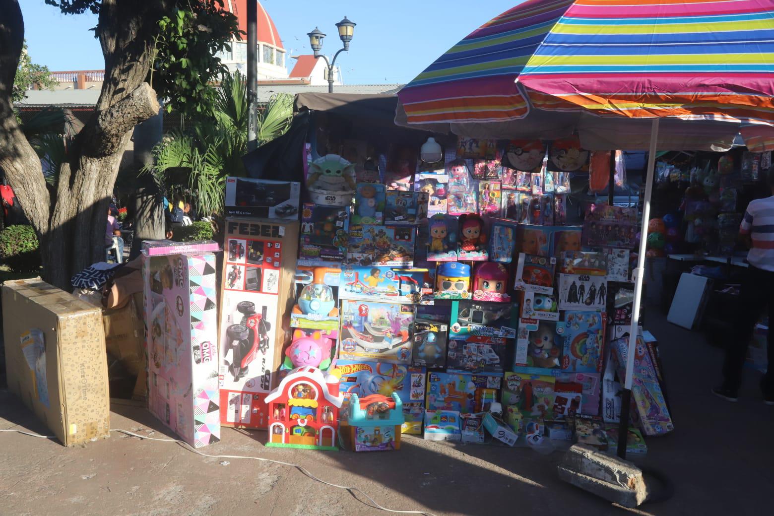$!Inauguran el Tianguis Navideño Benito Juárez en Mazatlán