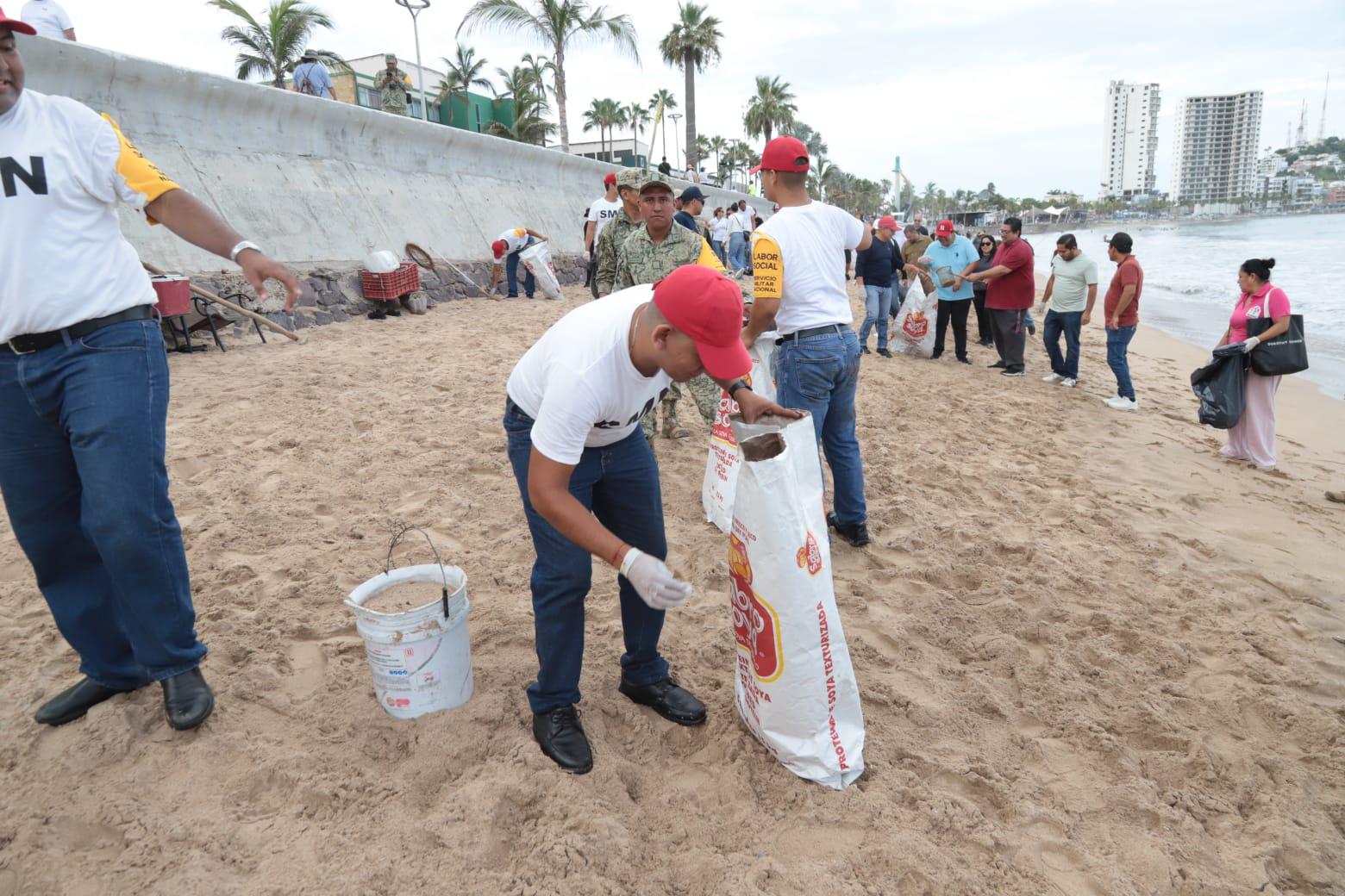 $!Tercera jornada sabatina de limpieza ‘Mazatlán, te quiero limpio’ reúne a ciudadanos, autoridades y sector turístico