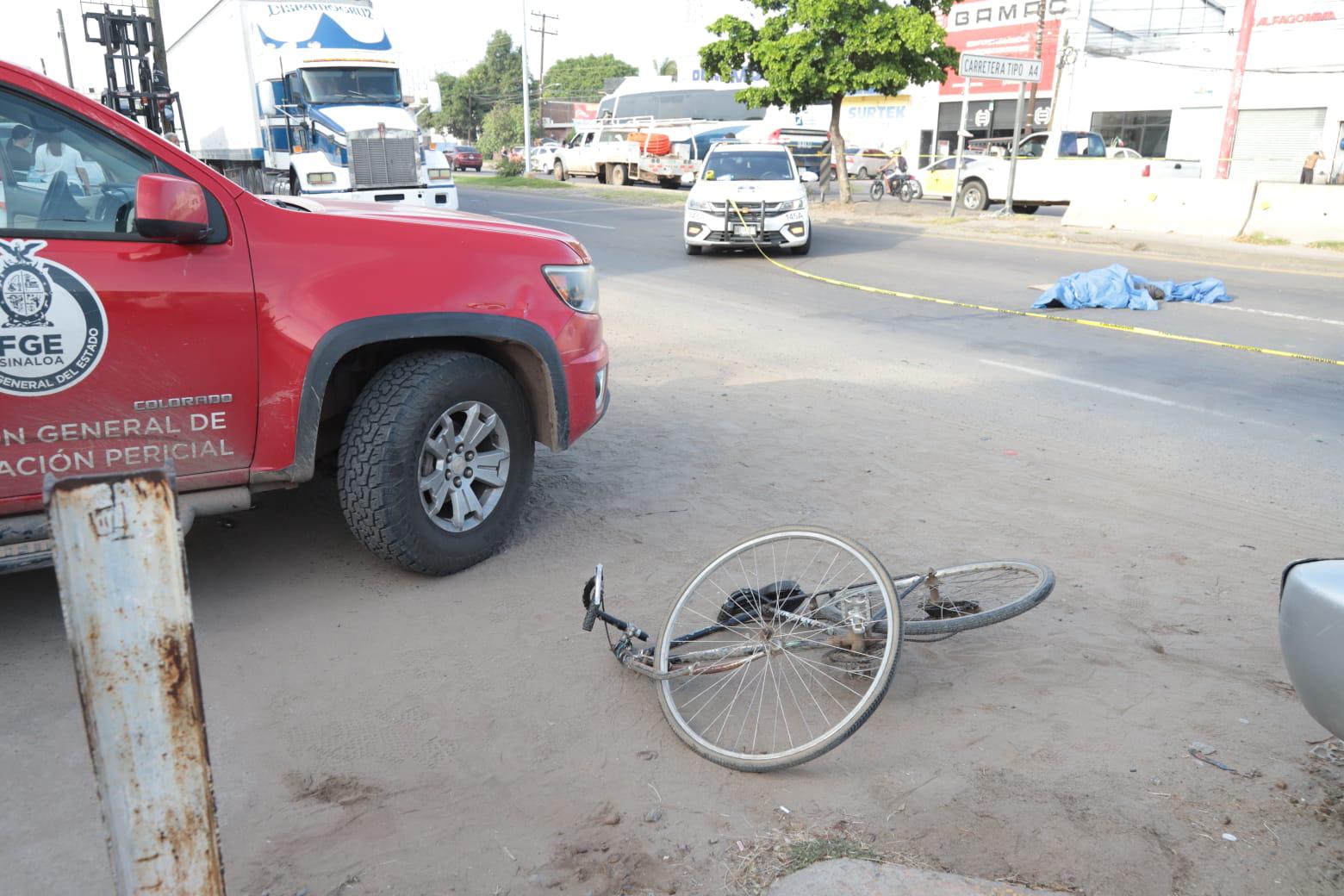 $!Ciclista muere arrollado por camioneta en el Libramiento Colosio de Mazatlán