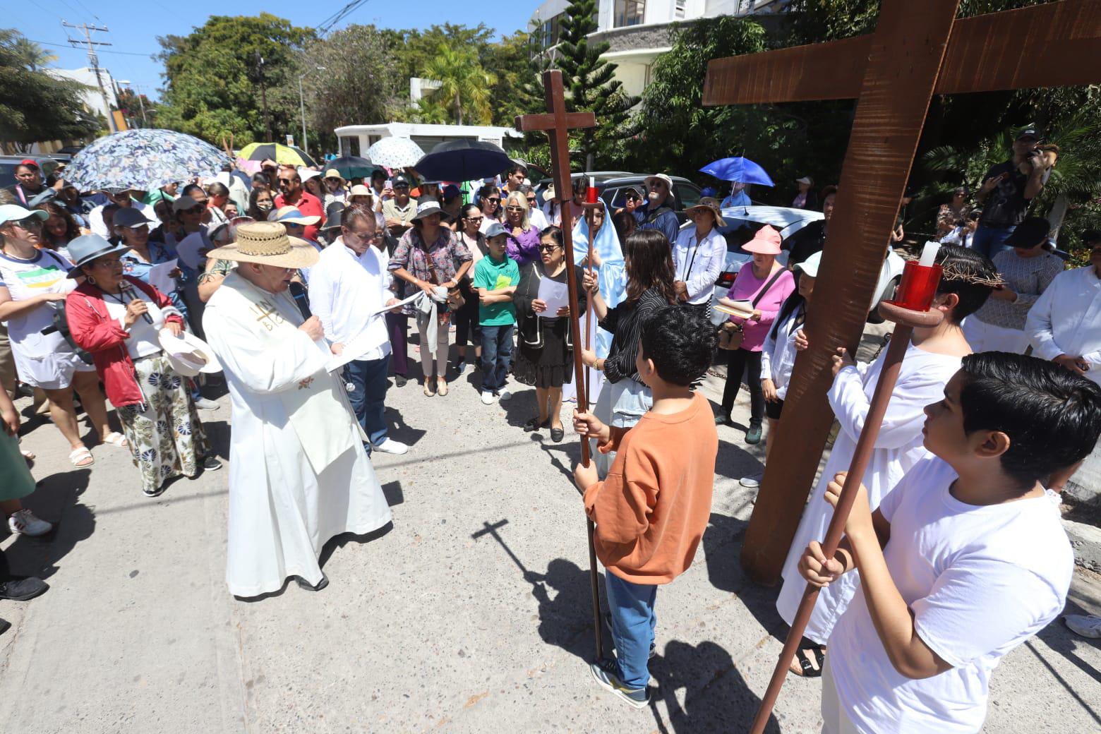 $!Llega el Víacrucis de San Judas Tadeo a las playas de Mazatlán