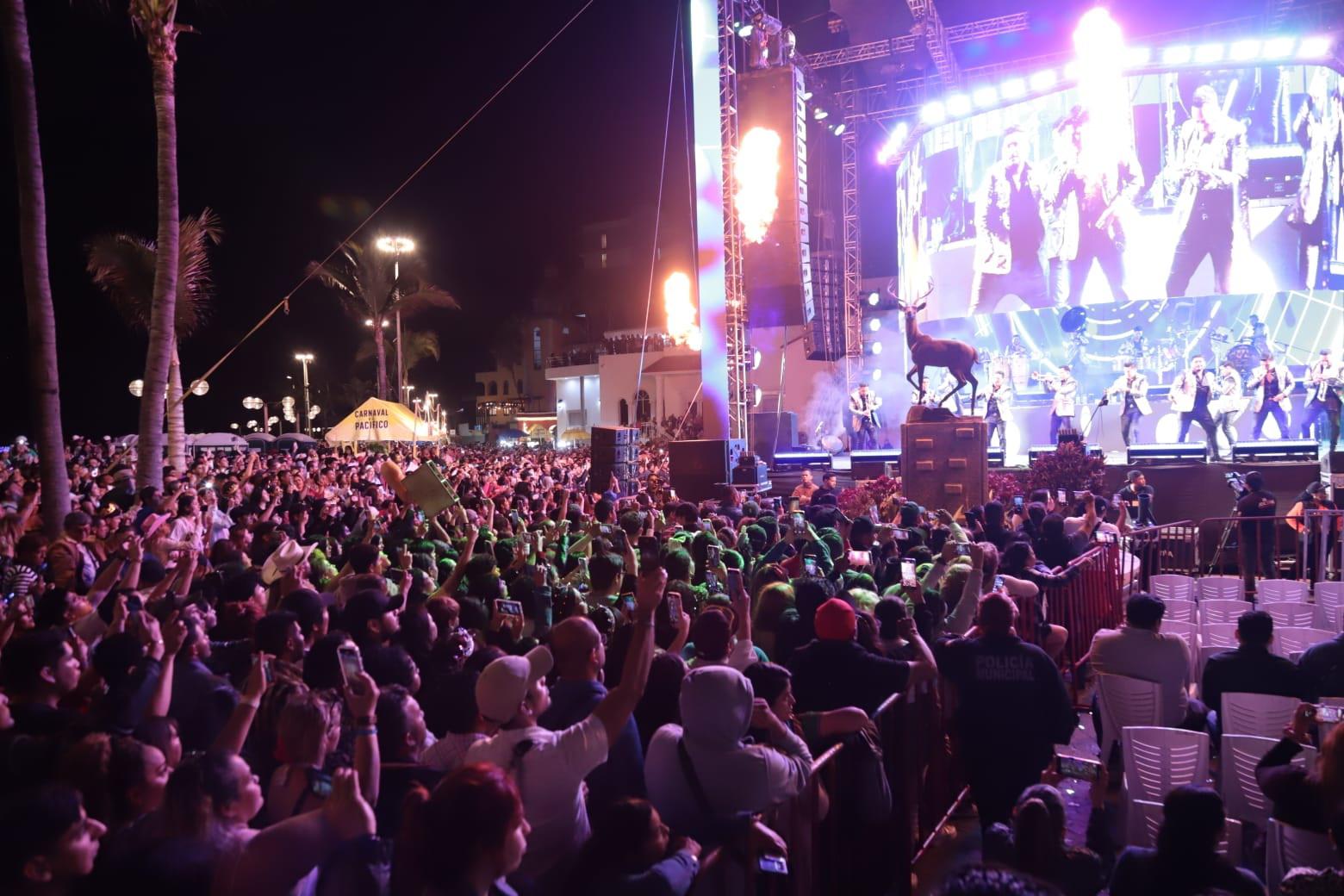 $!La Adictiva celebra en Olas Altas sus 35 años de trayectoria