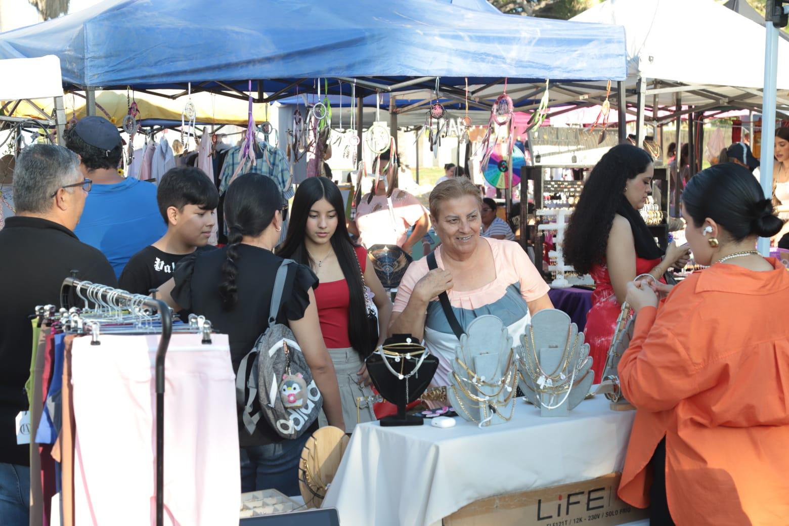 $!Realizan Bazar de Emprendedores, en el Parque Ciudades Hermanas