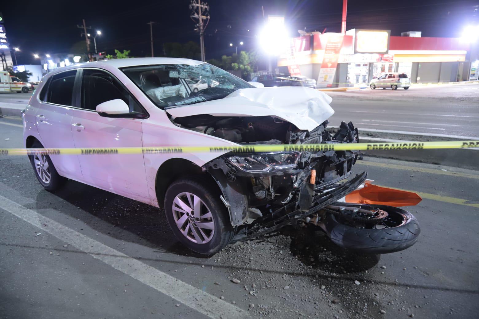 $!Motociclista muere arrollado por un auto en Mazatlán