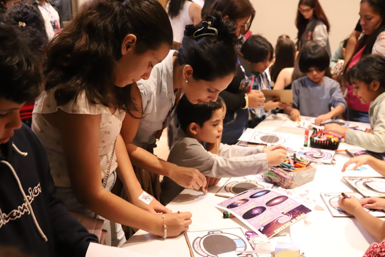 $!En ambiente de ciencia y familia, se celebra la Noche de las Estrellas en Mazatlán