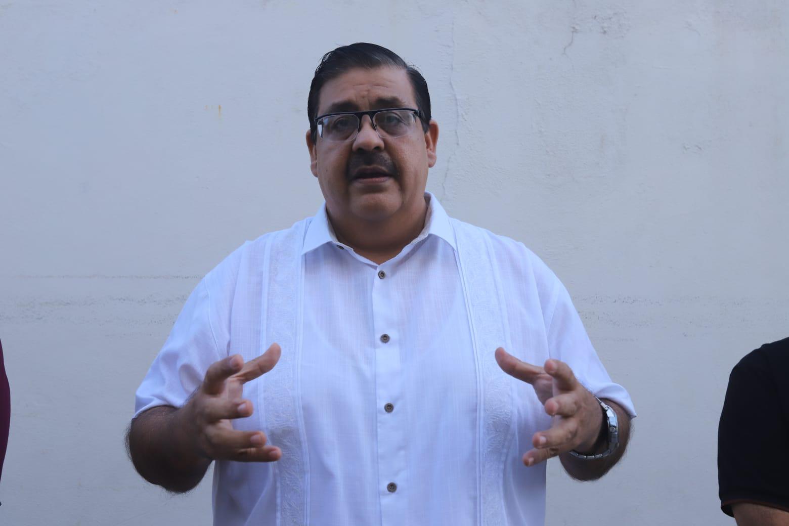 $!Seguridad y mejor sueldo reclaman fumigadores y vectores en protesta de brazos caídos en Mazatlán