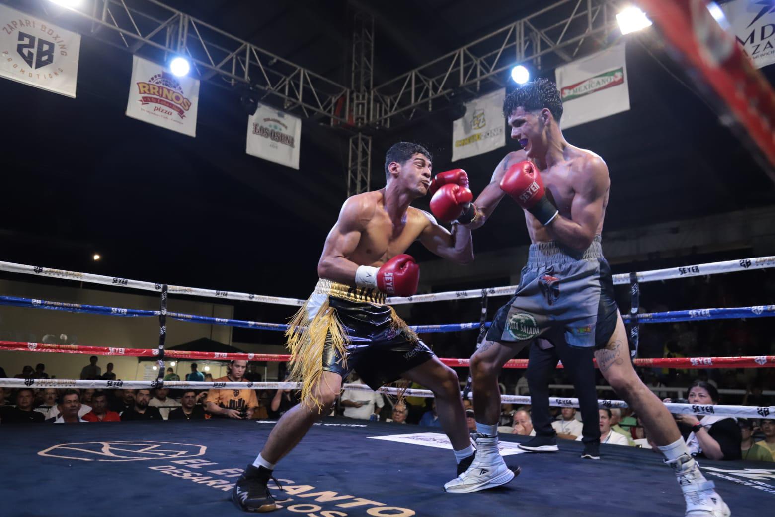 $!Mazatlecos defienden el terreno y salen victoriosos en la función Fuego en el Ring