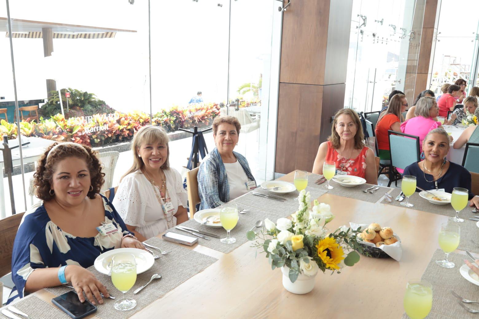 $!Rocío Domínguez, Emmy López, Guadalupe Zabre, Edelmira Márquez y Alejandra Vellatti.
