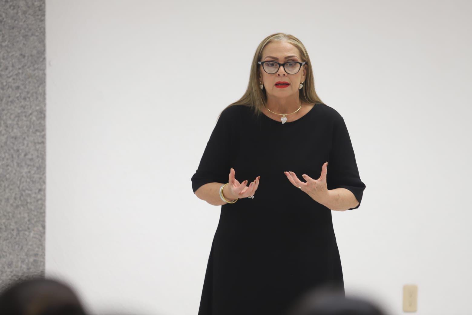 $!Inspira Ojeda Íñiguez a empresarias mazatlecas con conferencia sobre liderazgo femenino