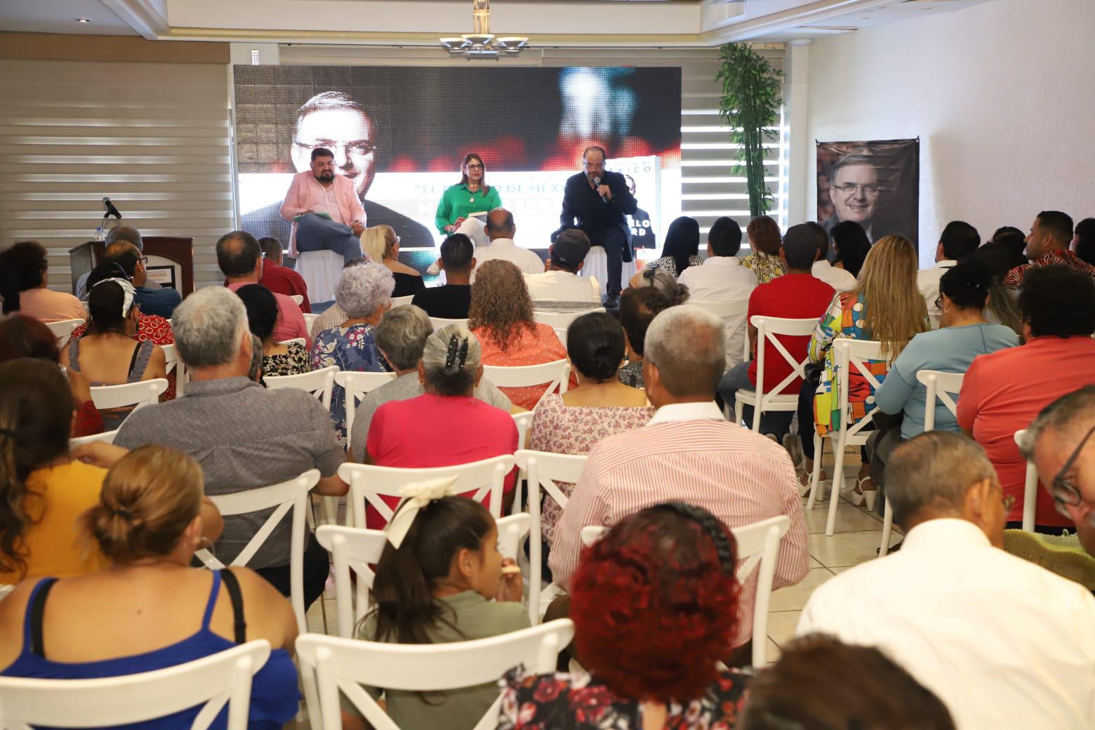 $!Presentan en Mazatlán el libro ‘El Camino de México’, de Marcelo Ebrard