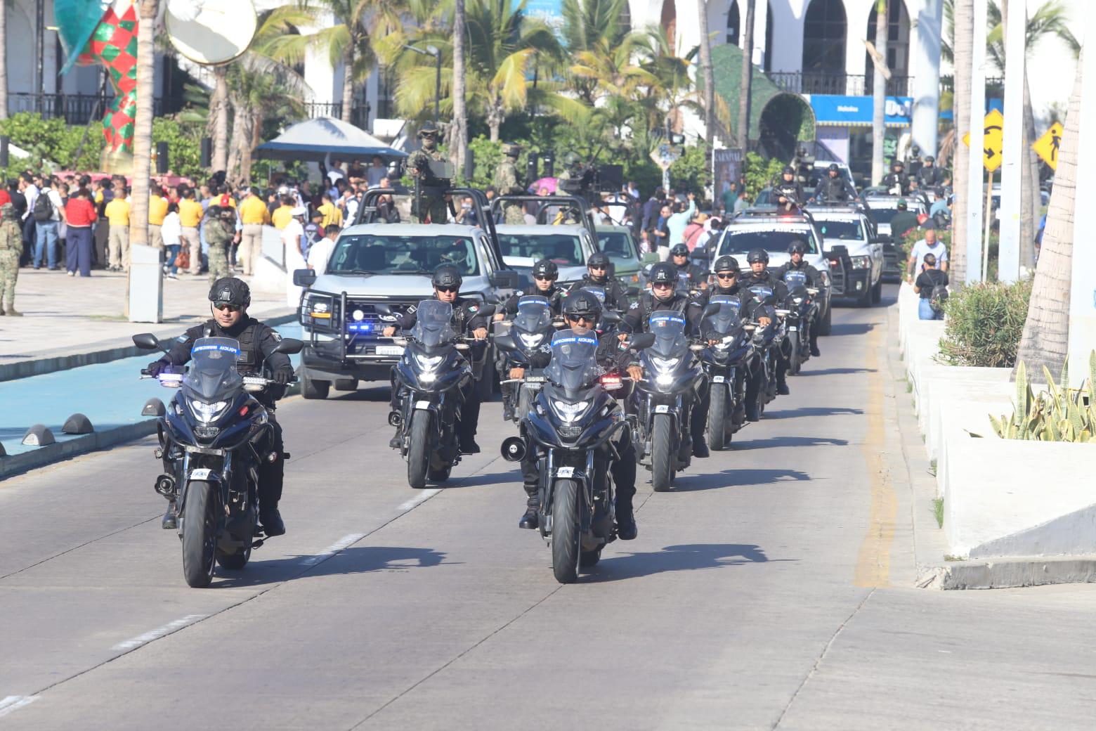 $!Dan banderazo al inicio del Operativo de Seguridad del Carnaval de Mazatlán