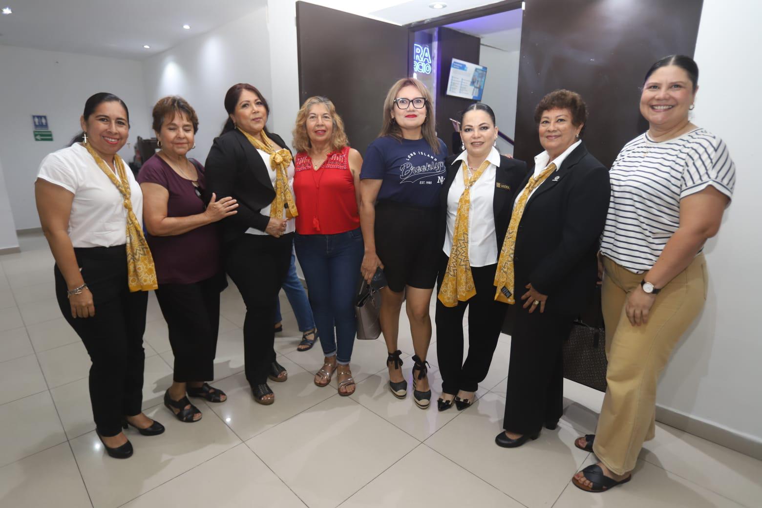 $!Mariana Gamboa, Ángeles Escalante, Zoveyda Félix, Martha Barrón, Elvira Castro, Sandra Gaviño, Vicky Torres de Aguilar y Thania Valdés.