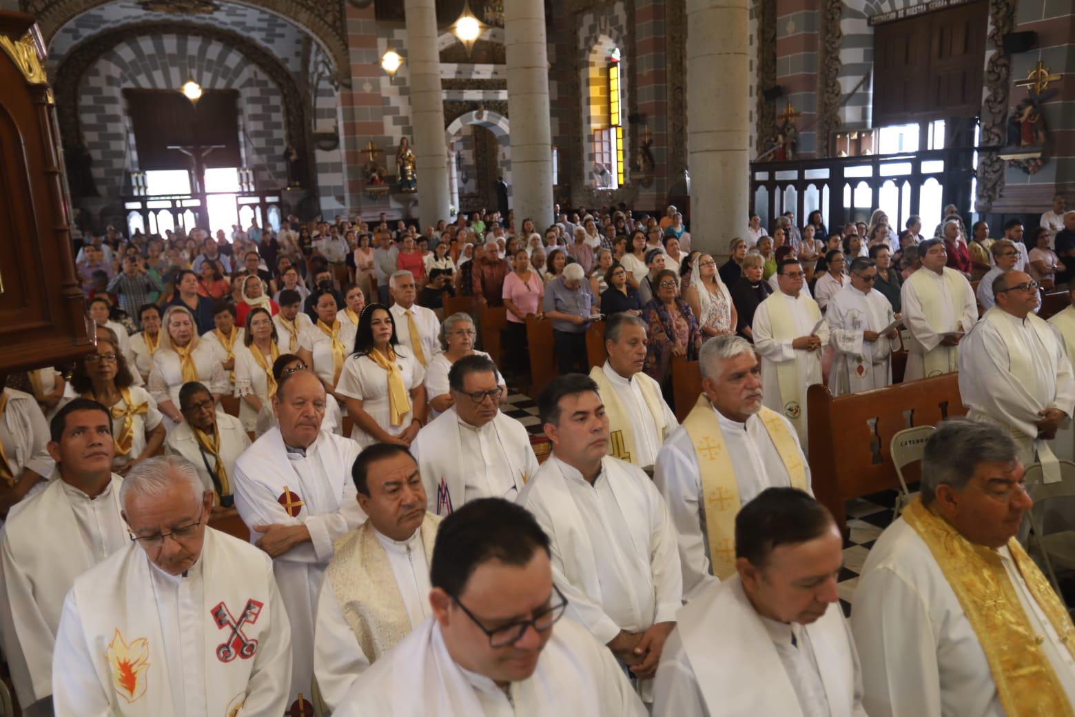 $!Sacerdotes de la Diócesis de Mazatlán renuevan sus promesas en la Misa Crismal
