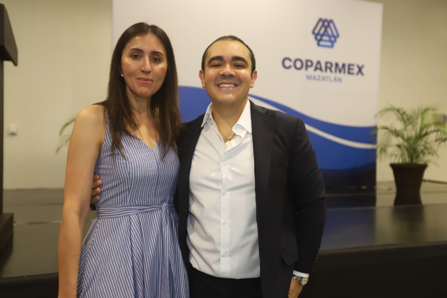 $!Dr. Rigoberto Arámburo y Judith Verónica Estrada.