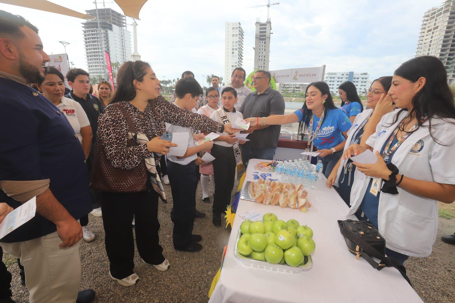 $!Realizan Muestra Gastronómica en el Parque Central como parte del Día Mundial de la Diabetes