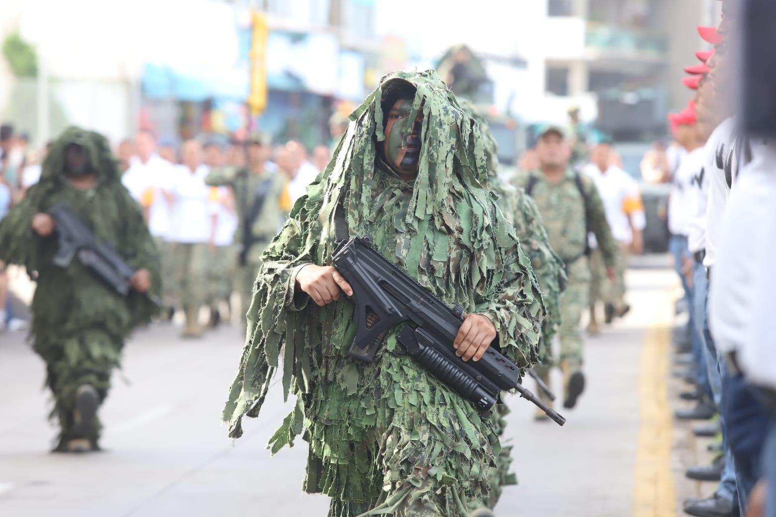 $!Con orgullo patrio y un ambiente festivo celebran desfile por la Independencia de México en Mazatlán
