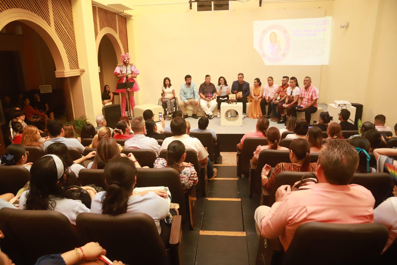 $!Presentan en el puerto el cuento ‘Las familias del vecindario’