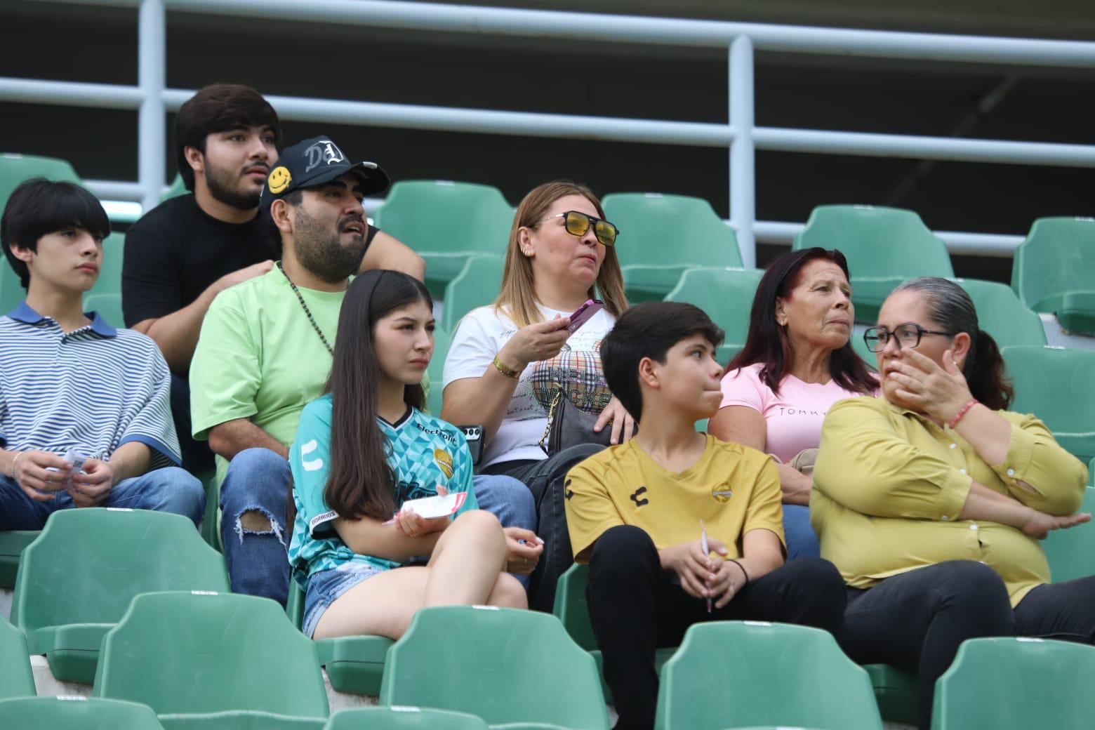 $!El debut de Dorados en Mazatlán decepciona por la escasa asistencia en El Encanto