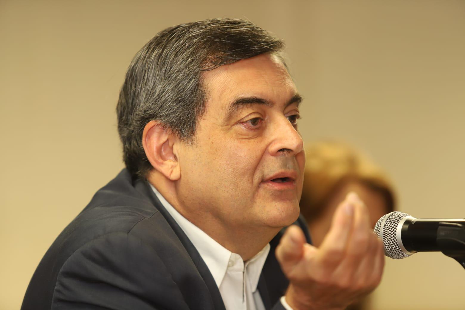 $!Es Iglesia católica una monarquía absoluta, pero elige al Papa democráticamente: Investigador