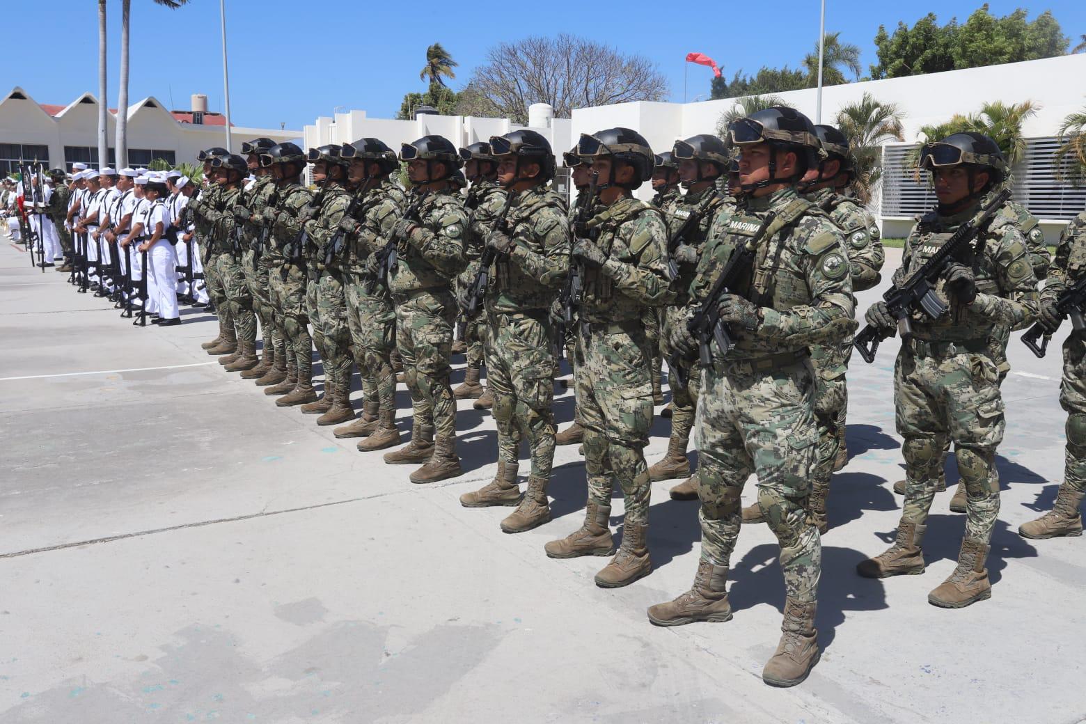 $!Toman protesta de Bandera al personal de marineros del SMN clase 2006, remisos y mujeres voluntarias
