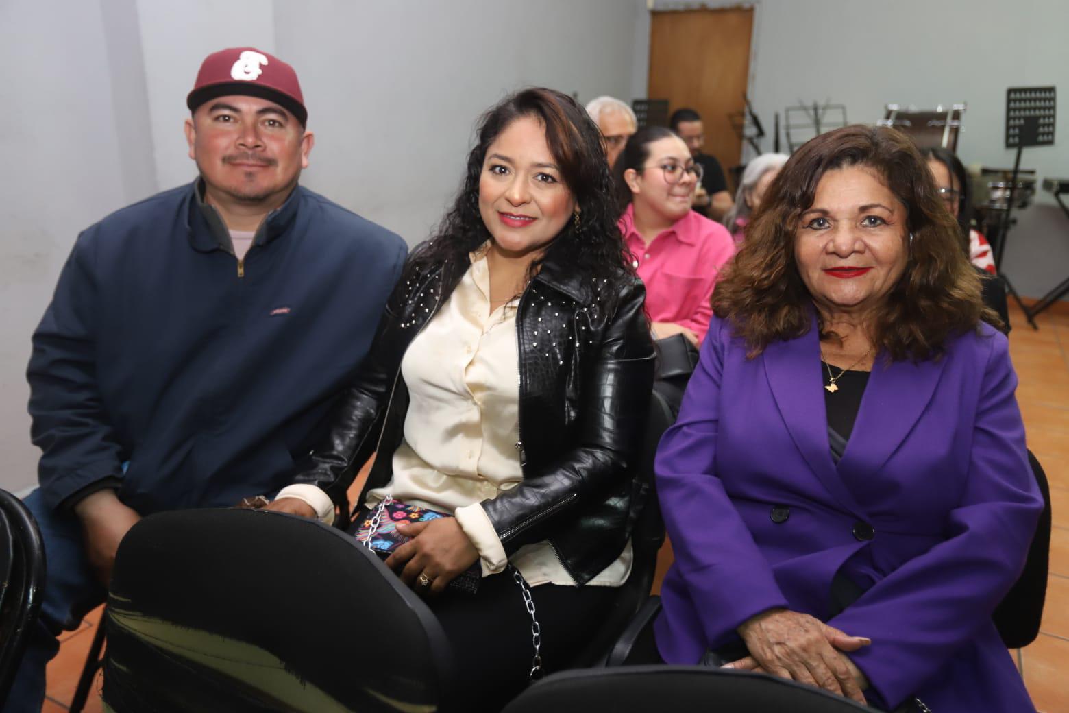 $!Álvaro Sánchez, Karla Mejía y Ana María Sánchez.