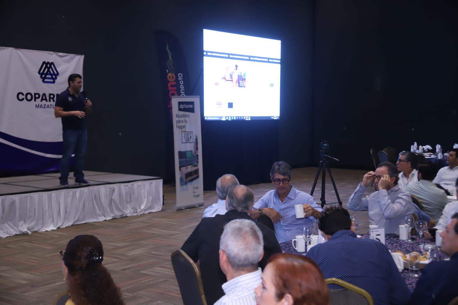 $!Mazatlán podrá tener clientes del Este y Oeste de Estados Unidos: Seldner Elías