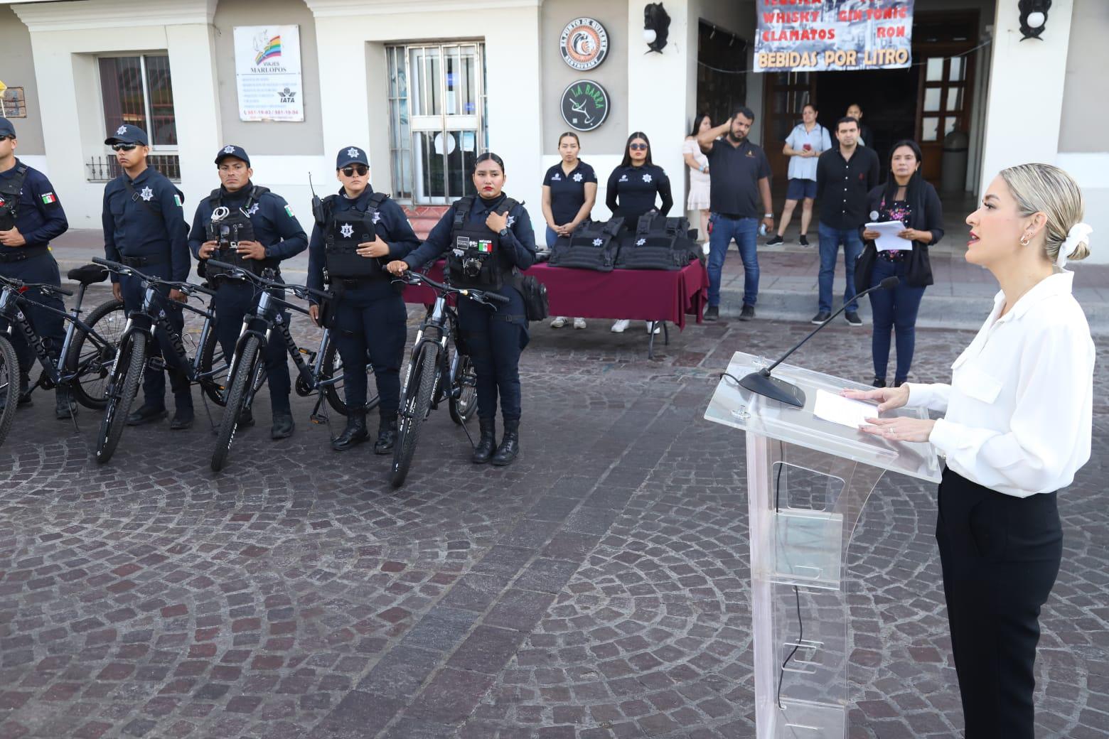 $!Mazatlán refuerza su Policía: entrega patrullas y equipo táctico por más de $19 millones