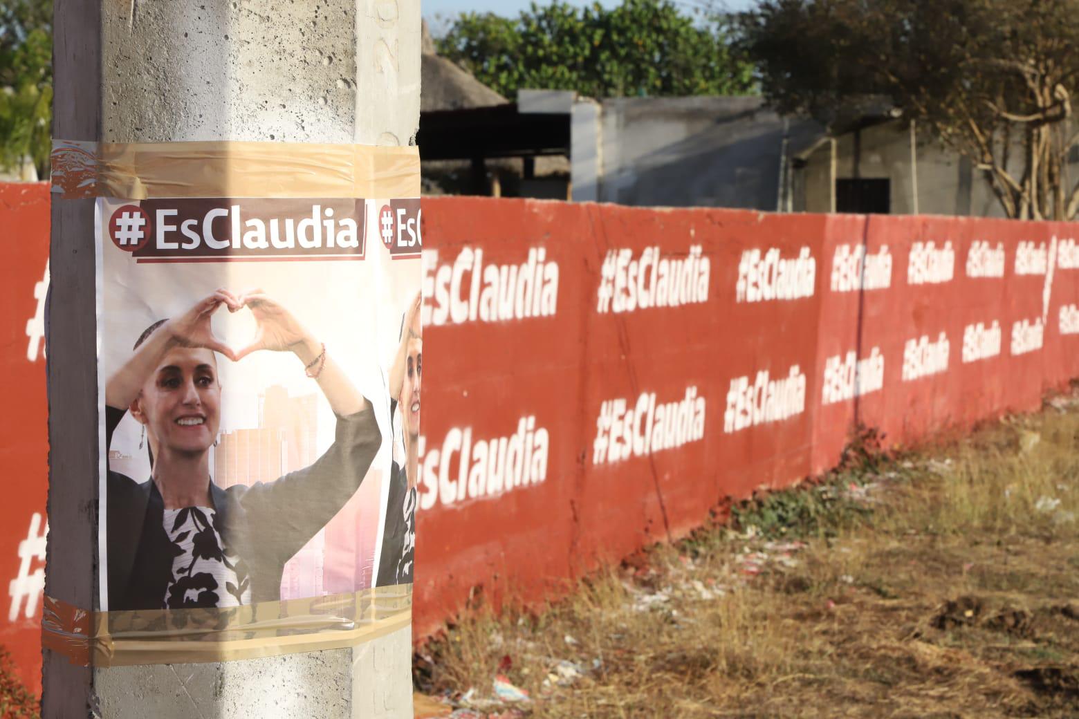 $!Colocan lonas en apoyo a Sheinbaum a pocas horas de su visita a Mazatlán