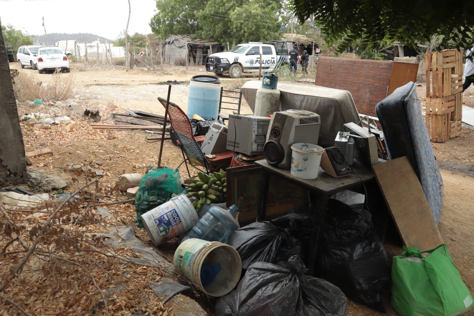 $!Desalojan a vecina del fraccionamiento San Antonio