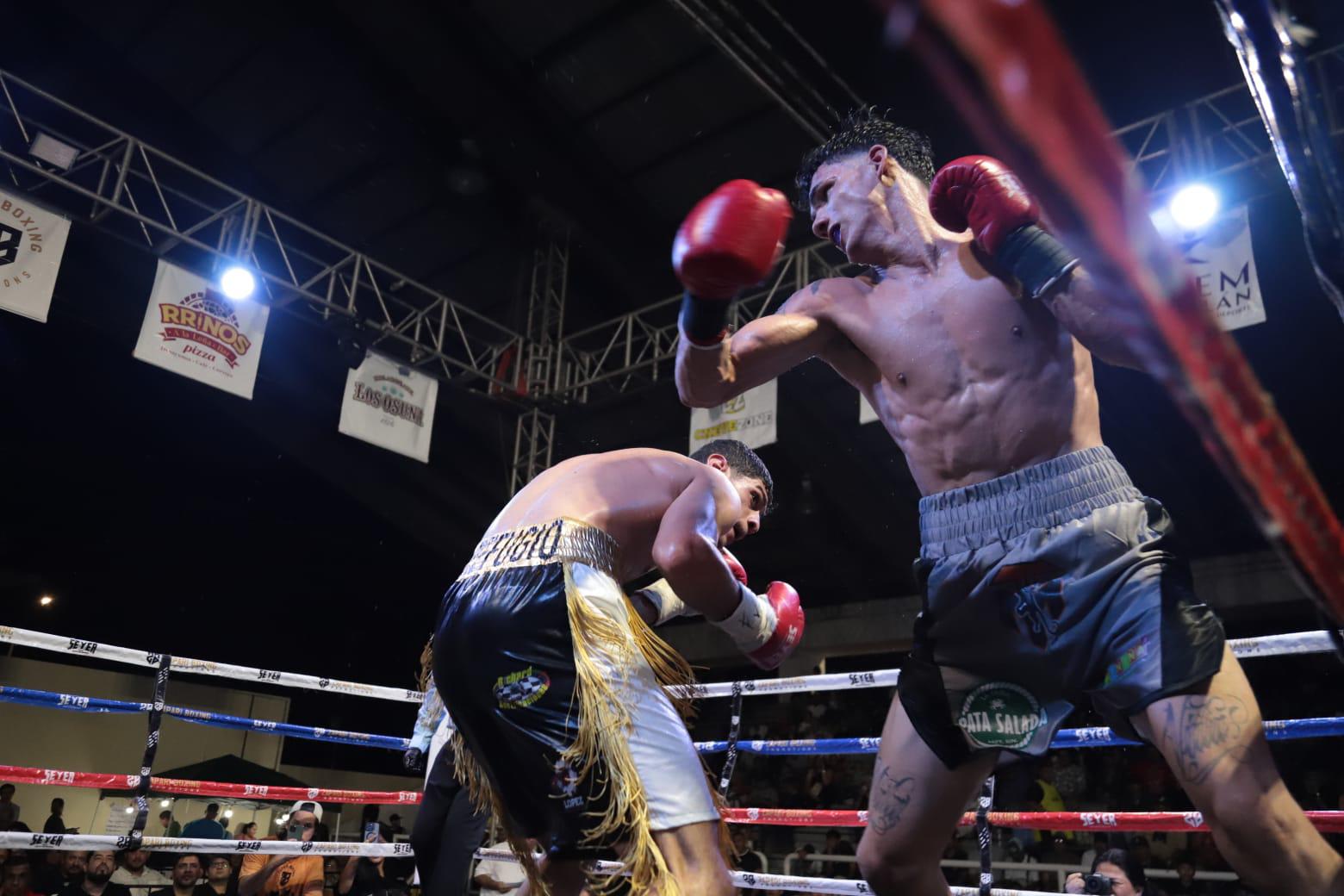 $!Mazatlecos defienden el terreno y salen victoriosos en la función Fuego en el Ring