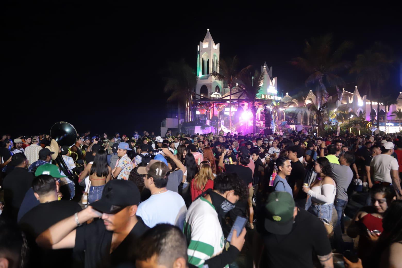 $!Bikers continúan la fiesta en Mazatlán para despedir la Semana de la Moto