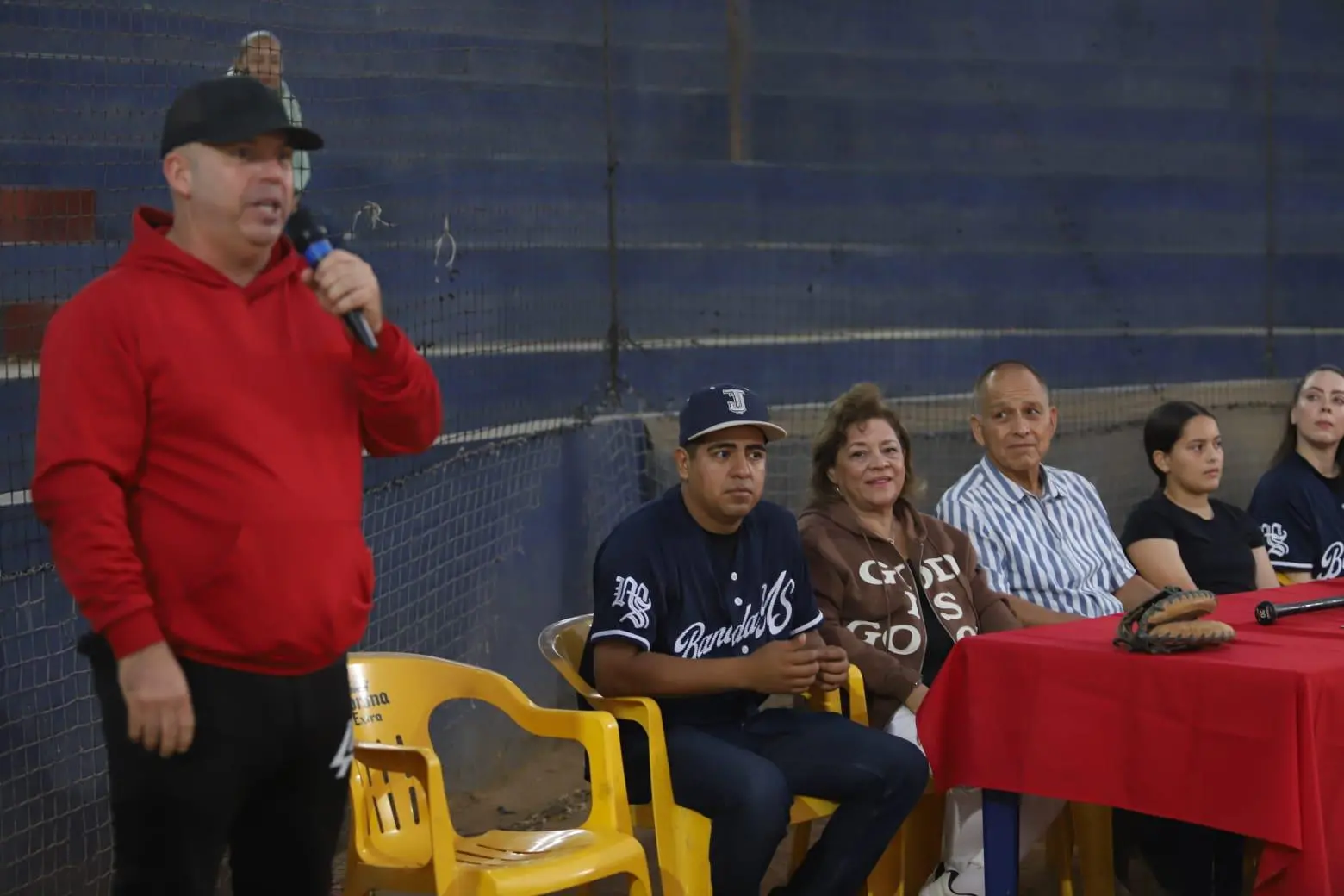 $!¡Play ball! Músicos celebran la inauguración de la Liga de Beisbol de Bandas Sinaloenses