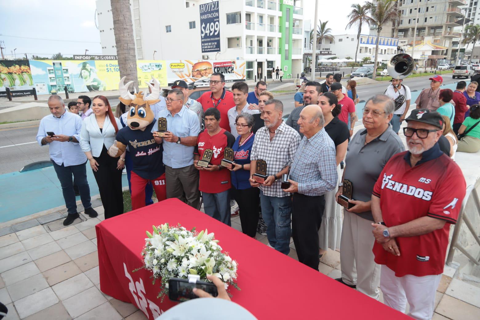 $!Venados de Mazatlán celebra 80 años de historia con emotiva ceremonia en el malecón