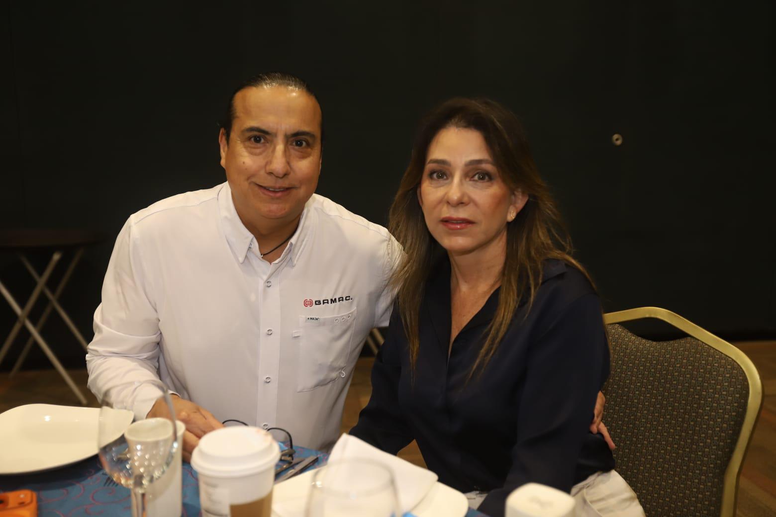 $!Octavio Contreras y Anabel de Contreras.