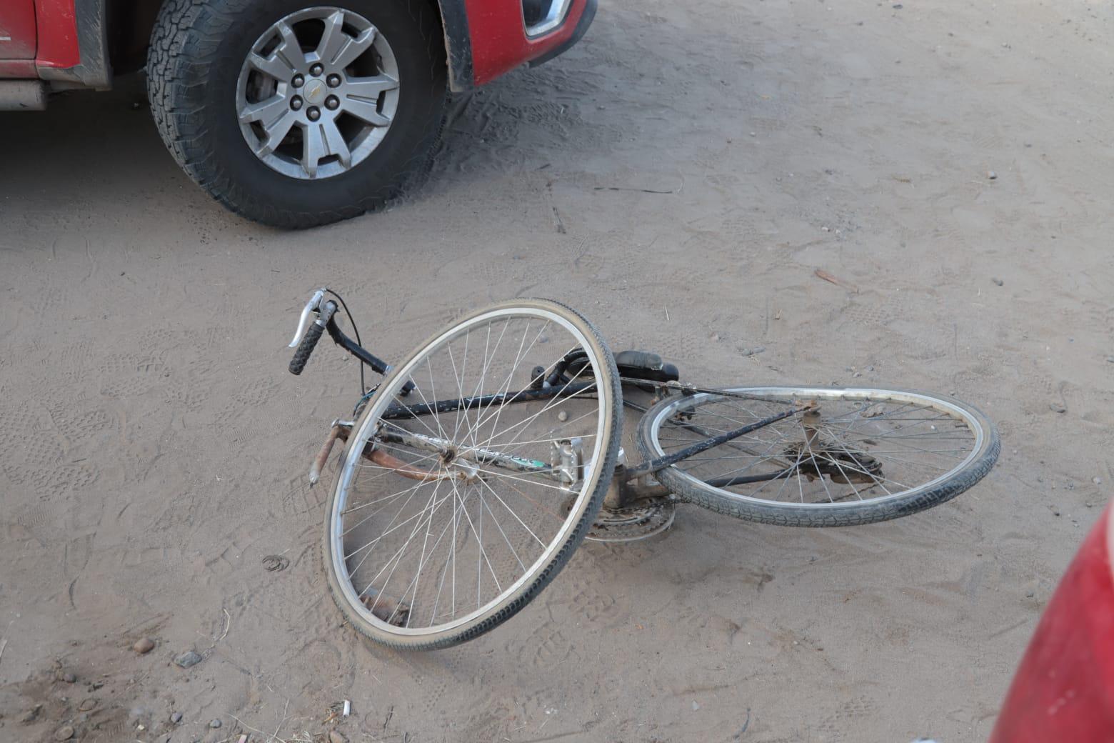 $!Ciclista muere arrollado por camioneta en el Libramiento Colosio de Mazatlán