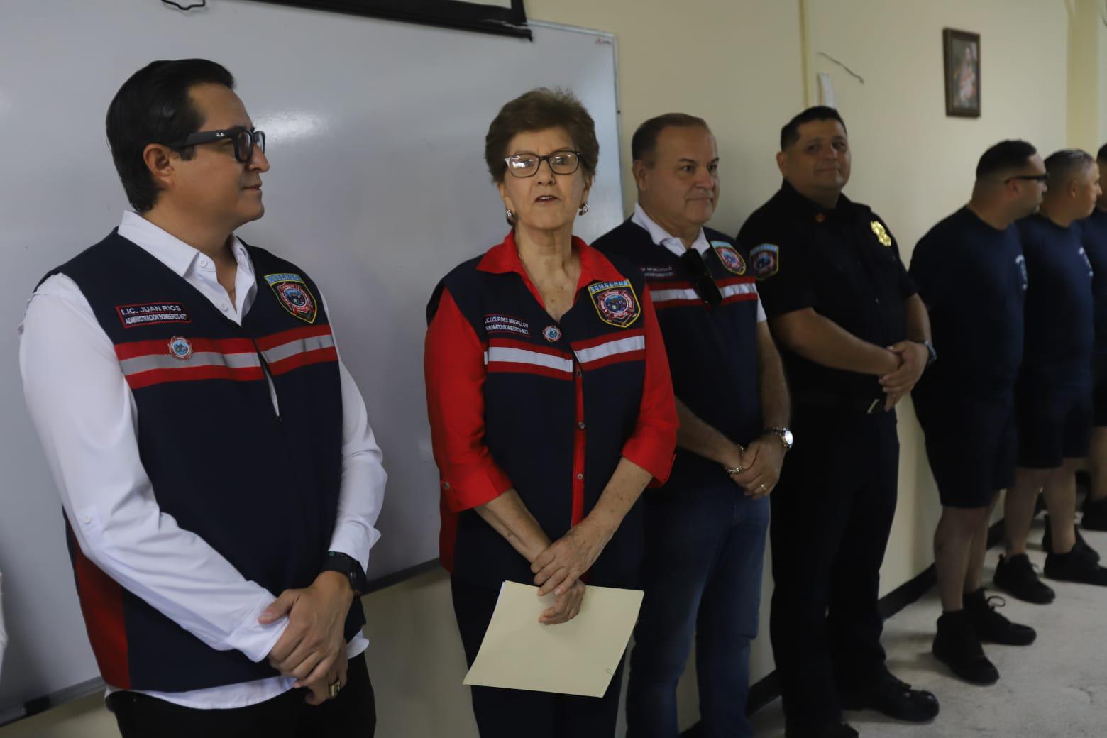 $!Falta capacitar a bomberos para atender edificios altos, señala director de Bomberos de Tijuana