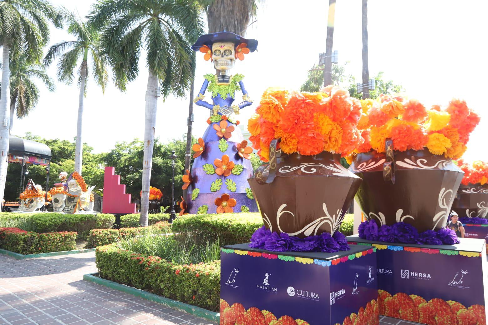 $!Celebraciones de Halloween y Día de Muertos reactivan turismo y economía en Mazatlán