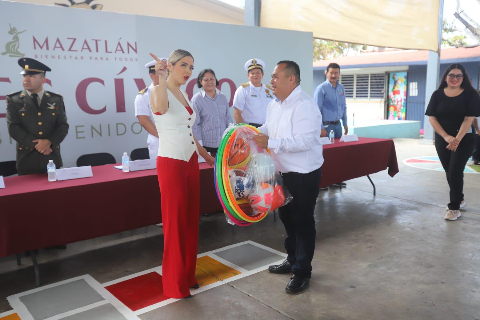 $!Denuncia director que Primaria 13 de Septiembre fue vandalizada tres veces en mayo pasado