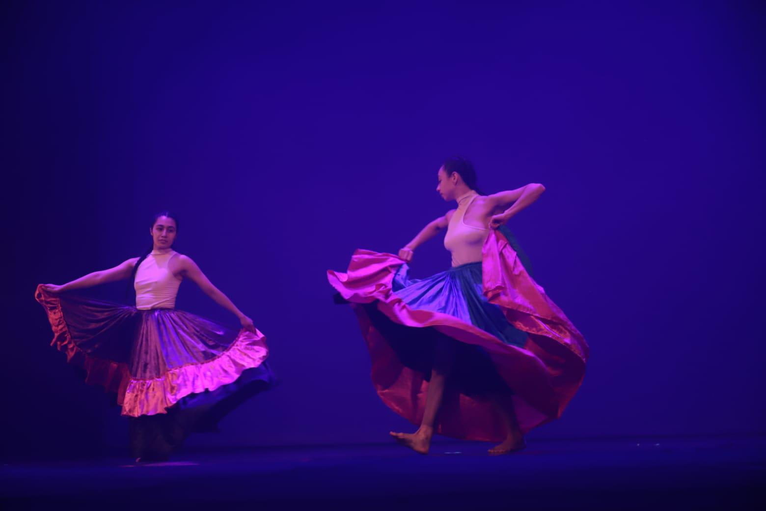 $!‘Petit Mort’, de la Compañía Máscara de Agua fue presentada por Ericka Benítez y Jenifer González.