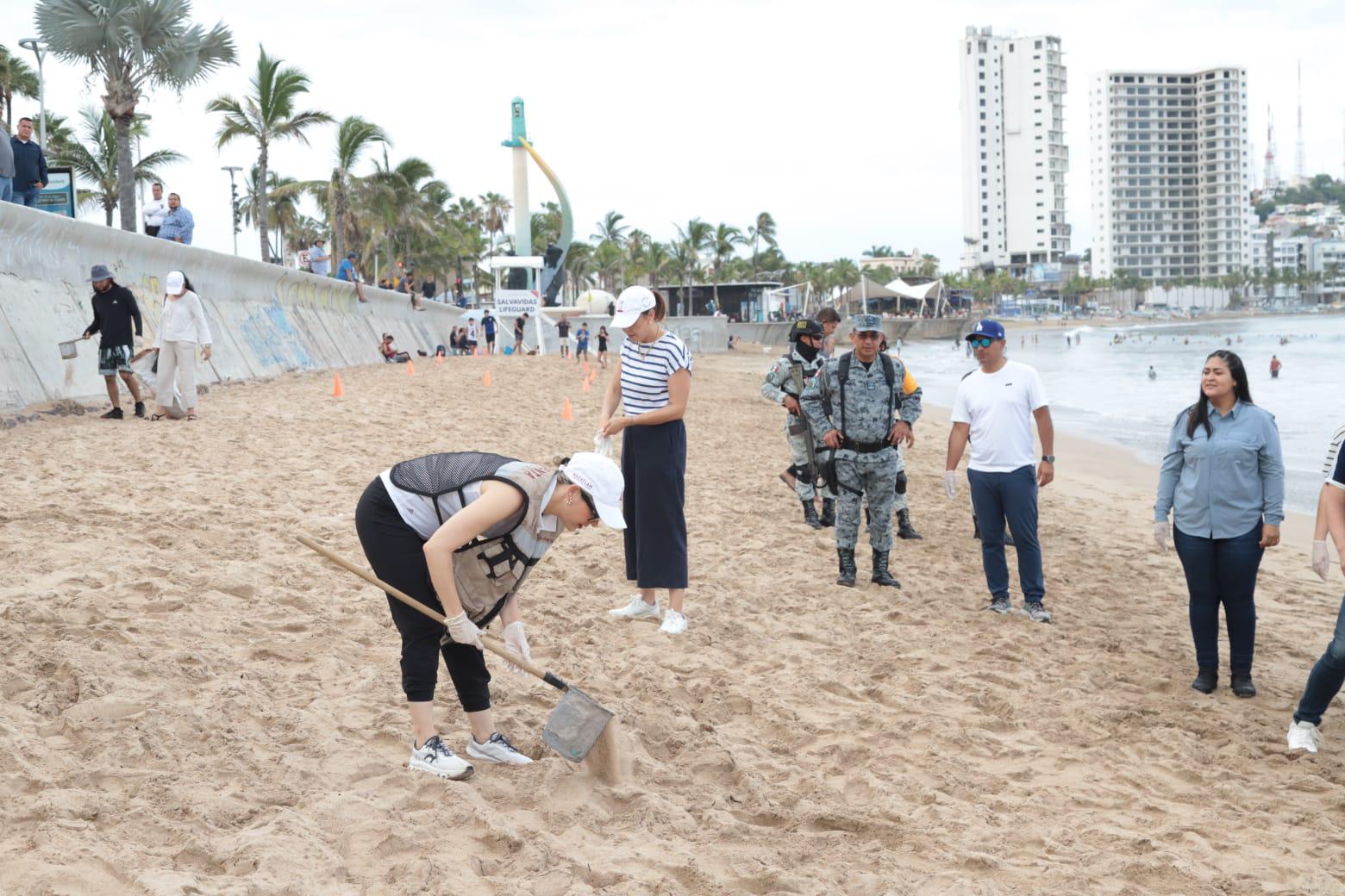 $!Tercera jornada sabatina de limpieza ‘Mazatlán, te quiero limpio’ reúne a ciudadanos, autoridades y sector turístico