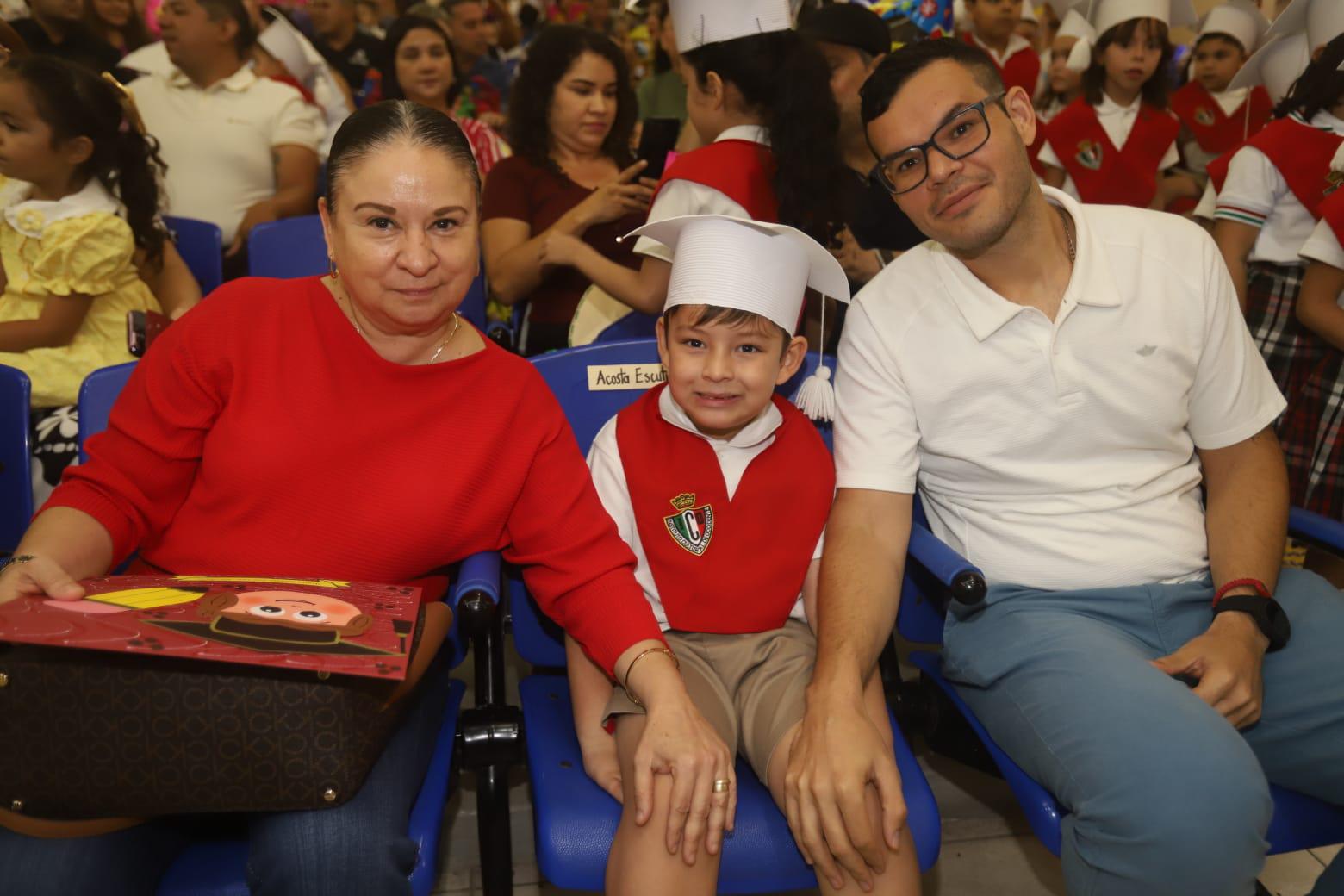 $!Sonia Escárcega, Aureliano y José Luis Acosta.