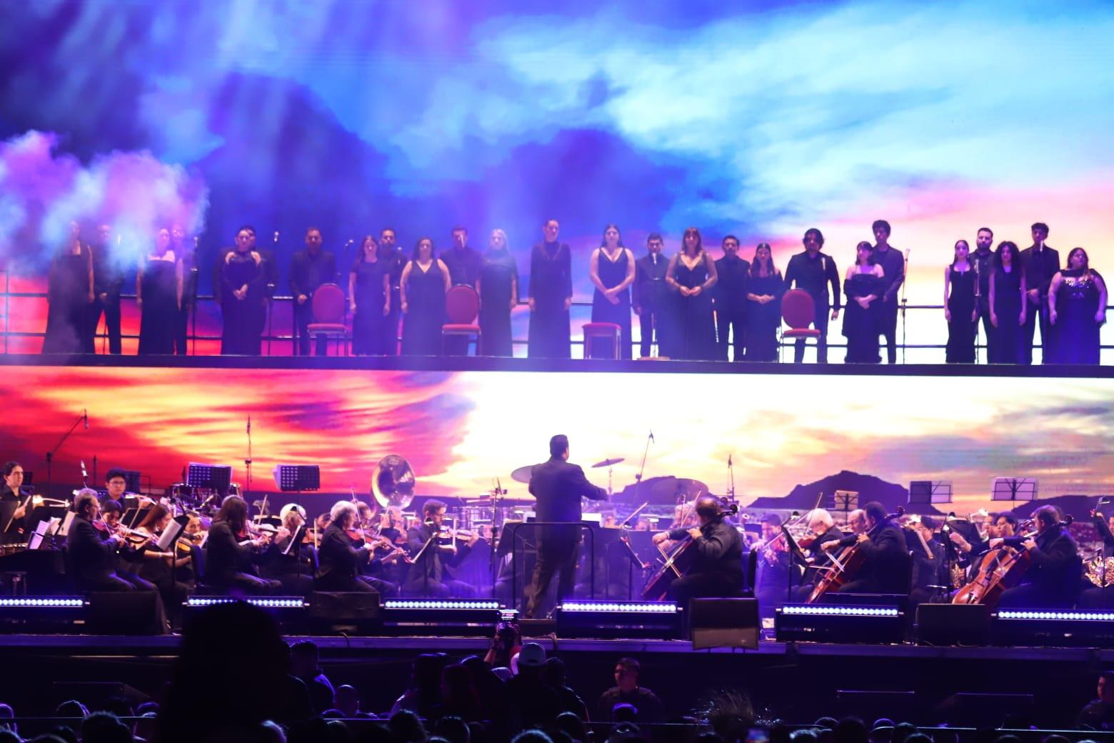 $!El Carnaval de Mazatlán corona a Mariana I como Reina de los Juegos Florales