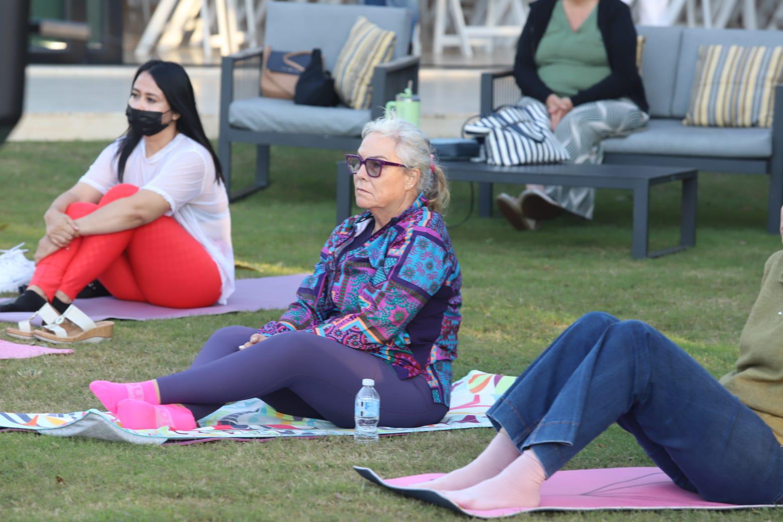 $!Wendy Hardouin durante la meditación guiada.