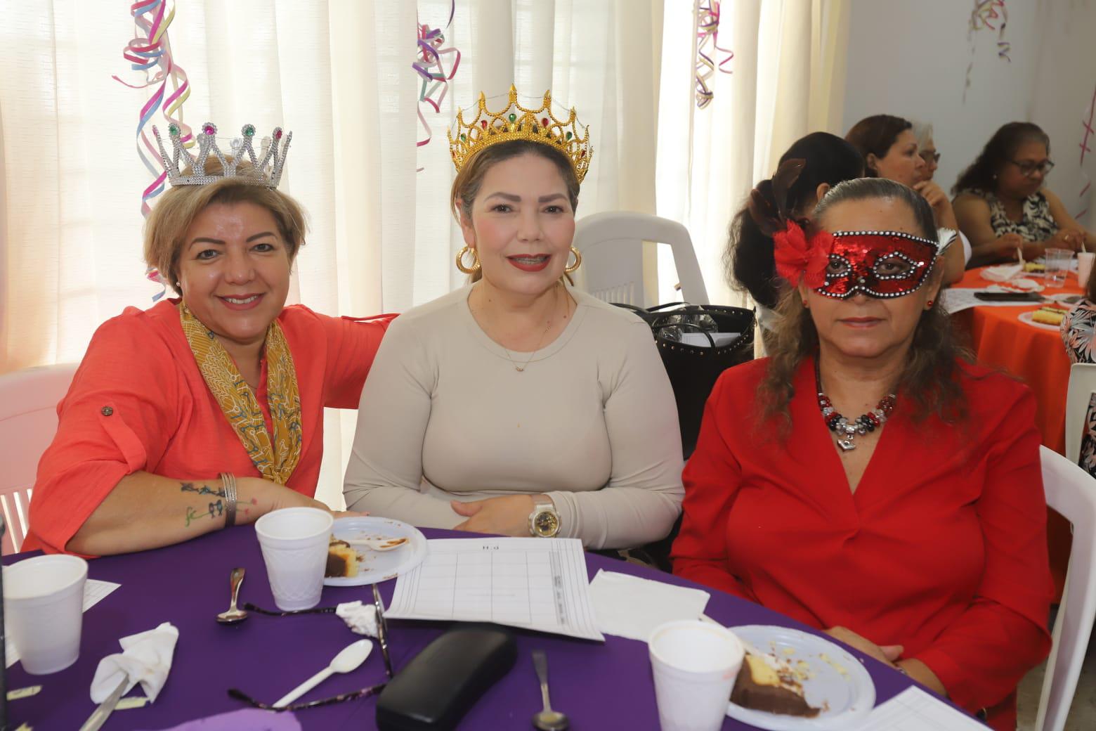 $!Lolys Valenzuela, Elizabeth Peraza y Rosa María Armenta.