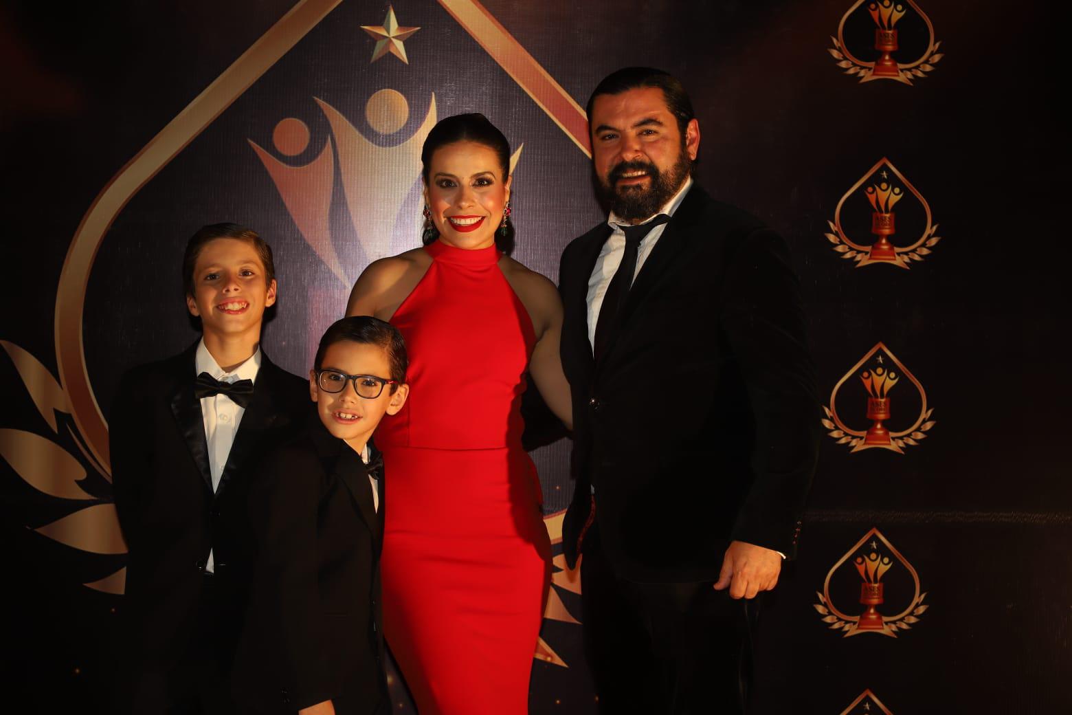 $!Bruno y Yorgo junto a Paulina Acosta y Jorge Armenta.