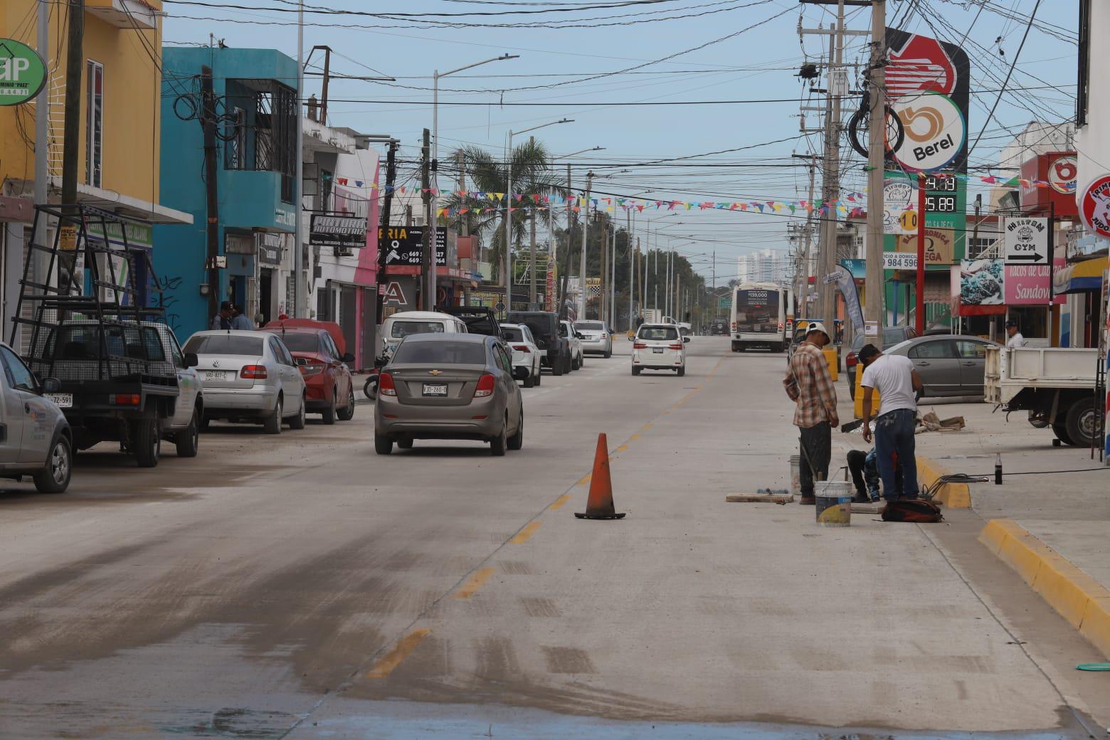 $!La Avenida Insurgentes de Mazatlán abre circulación en su totalidad... aún sin terminar