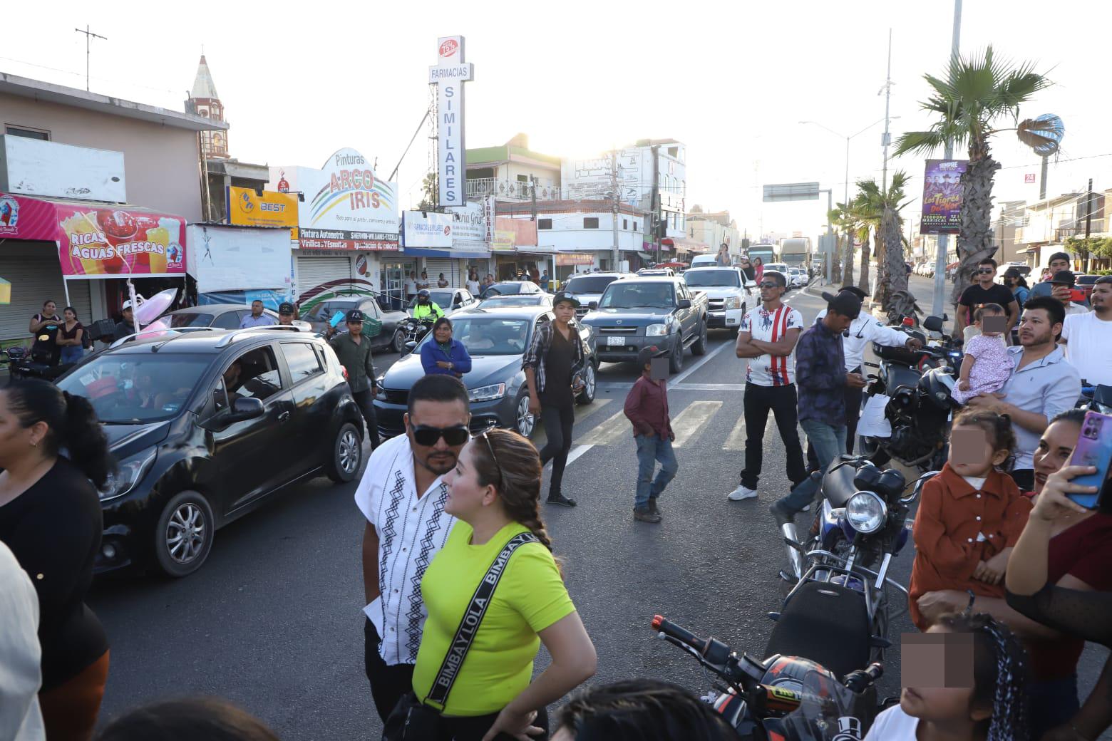 $!Desfile del Carnaval de Villa Unión atora el éxodo de vacacionistas