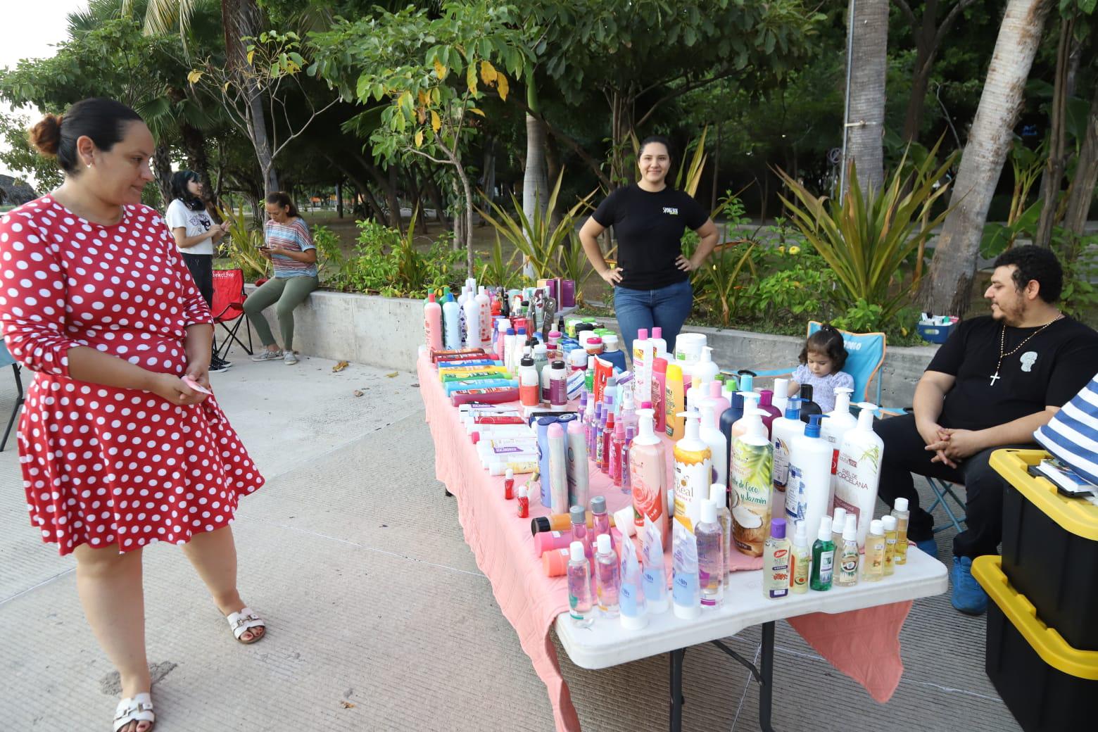 $!Mercadito Emprendedor brinda un espacio a los jóvenes emprendedores en Mazatlán