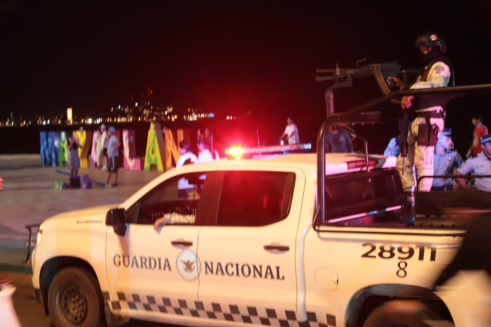 $!Reportes de explosivos en dos diferentes puntos del Malecón de Mazatlán resultan falsos